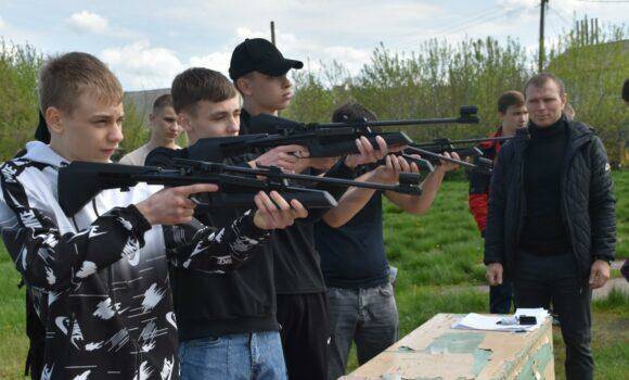 Допризывники Кантемировского района выполнили нормативы ГТО.