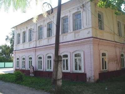 Дом  Д.И.Сидорова  В настоящее время магазин «Светлана».
